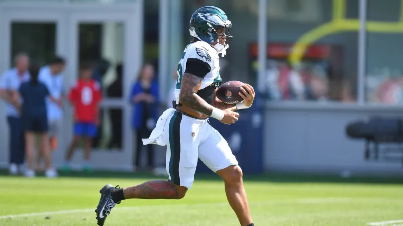 Eagles' Ja'Quinden Jackson taken to hospital after tackle, has move...
