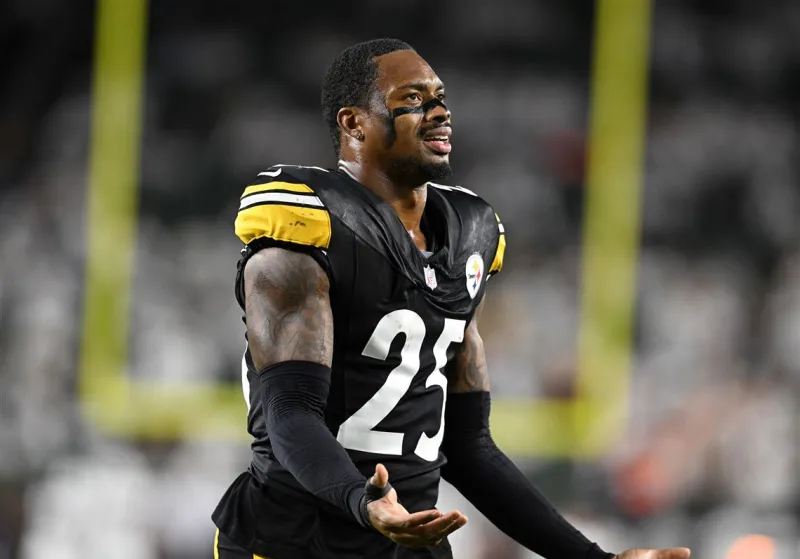 After a painful end to 2025, Steelers safety DeShon Elliott made his emotional return against the Jets