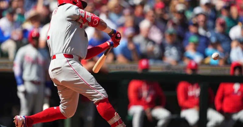 Kyle Schwarber slugs MLB-leading 40th homer, Jess Luzardo fans 9 as Phillies shut out Mariners