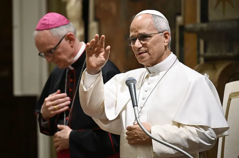 AI must serve common good, not dominate humanity, pope tells lawmakers