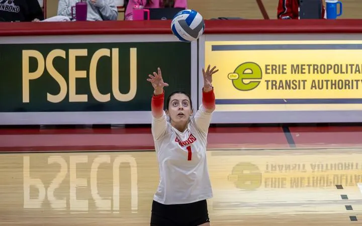 Women's Volleyball Opens Season at Hall of Fame City Challenge