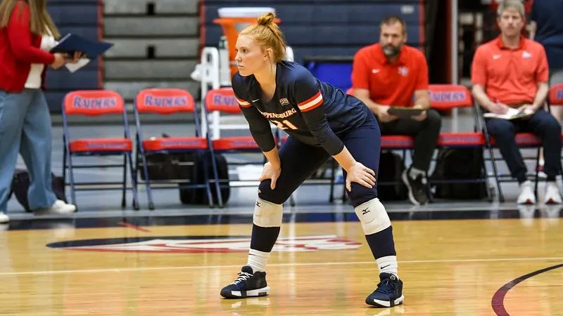 RECAP: Volleyball drops season opener at Clarion, 3-1