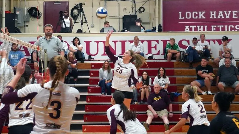 Volleyball Starts Season 2-0 After Defeating Georgian Court and Malloy 3-1