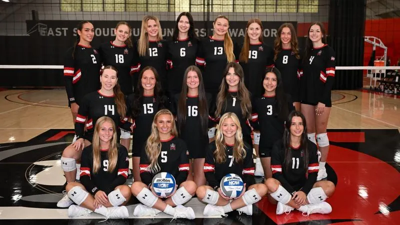 Warriors Split Opening Day Behind Strong Performances from Orava, Kuhlman