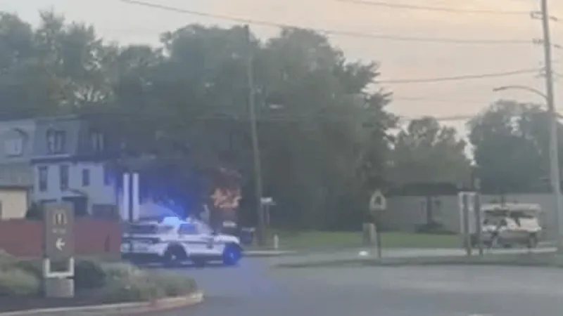 Driver threw gun, drugs out of car before crashing in Harrisburg police chase: troopers