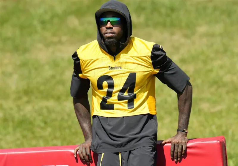 Steelers cornerback Joey Porter Jr. returns to practice amid contract stalemate