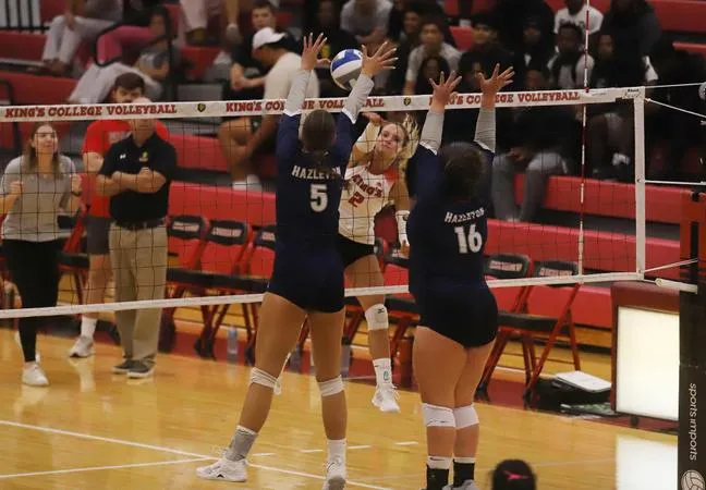 Women's Volleyball Battles to the End in 5-Set Thriller