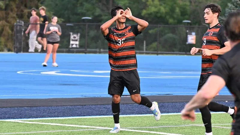 Men's soccer scores first victory of 2026