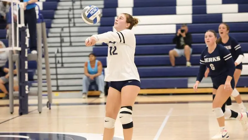 Women's Volleyball Stumbles in Season Opener