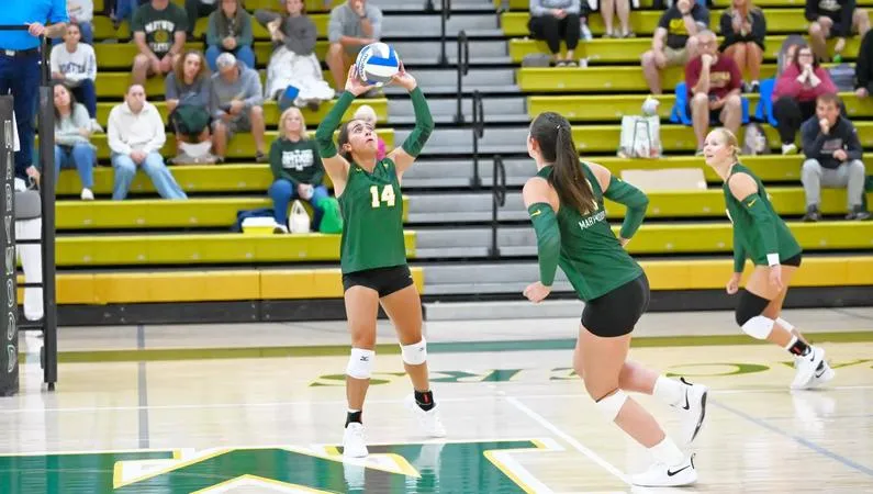 Women's Volleyball Sweeps Hilbert, La Roche to Remain Unbeaten