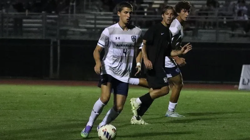 No. 16 Falcons Roll in Win at Barons