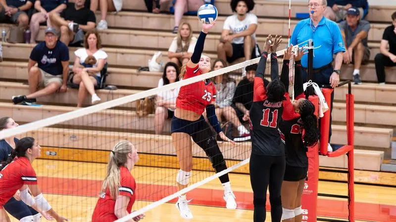 Volleyball Sweeps Two More Matches on Saturday; Opens Season 4-0
