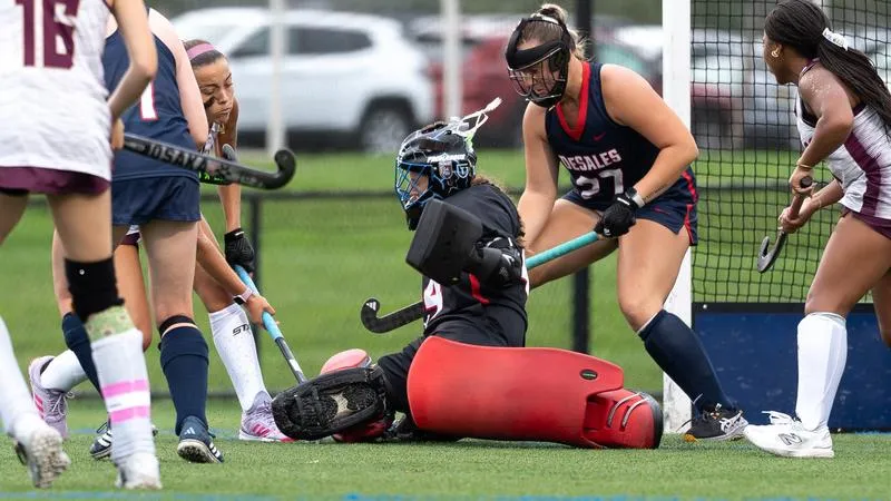 Field Hockey Drops Tight One at #25 TCNJ, 1-0