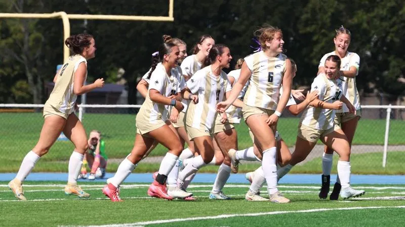 Soccer Starts Hot, but Ends Up in Draw with SHU