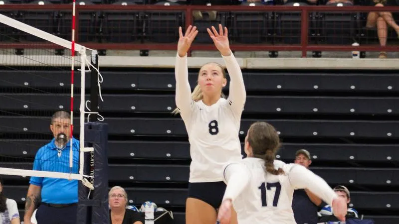 Women's Volleyball Splits on Final Day of Margie Knight Classic