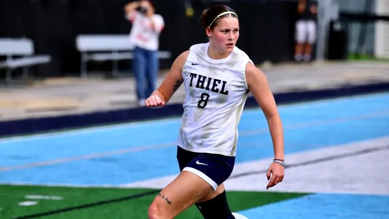 Thiel dominates Beaver 12-0; deBlois sets PAC goals record