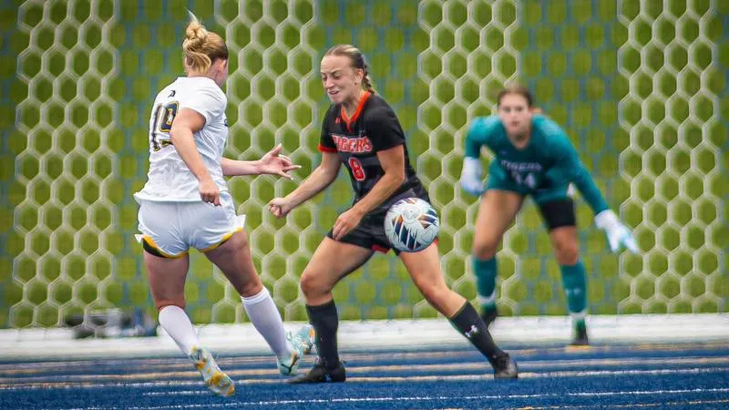 Bender Scores, but Gators Drop Close Game to Tigers, 2-1
