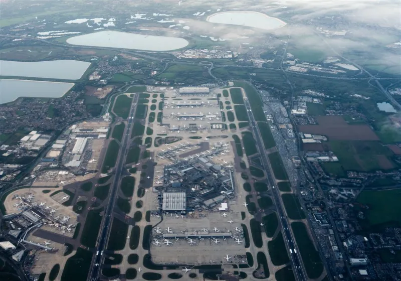 Travel chaos at UK airports as over 600 flights canceled due to air traffic control issue