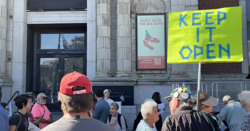 At rally to save Academy of Natural Sciences museum, protesters urge Drexel to 'act like it's an emergency'