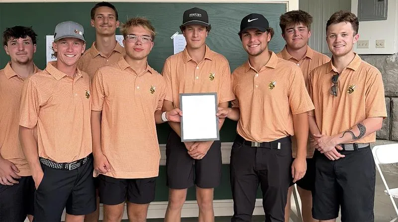 Men's golf bests Bethany and Geneva at Jacket Tri-Valley Classic