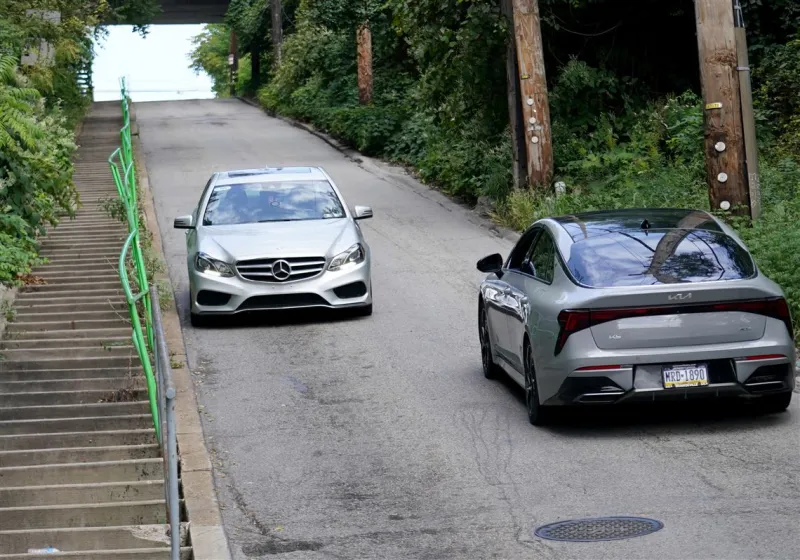 Rialto Street, one of the steepest streets in Pittsburgh, to close for two months for work on Lowrie Street Bridge