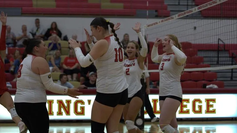 Women's Volleyball Wins Road Opener in Comeback at Penn College