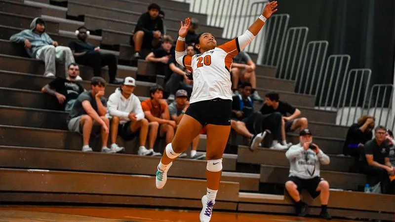 Volleyball plays second non-PAC road match in as many nights q
