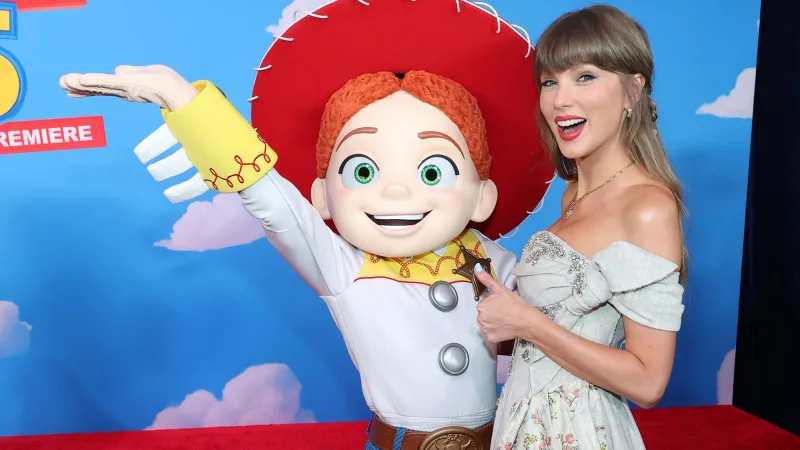 Taylor Swift Earns First CMA Awards Nomination in 4 Years for 'I Knew It, I Knew You'