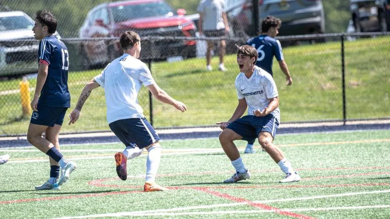 Titans blank Hilbert