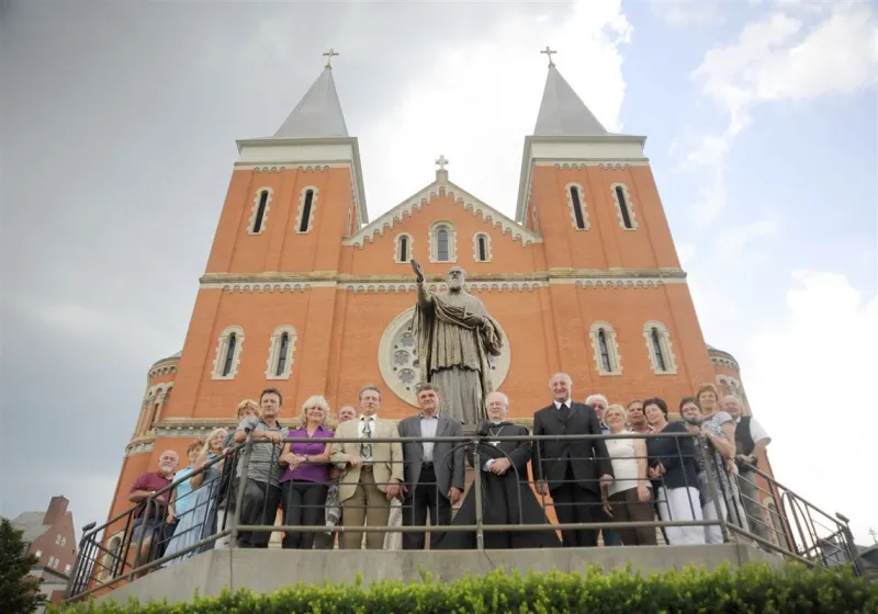 These 3 tours showcase old homes, gardens, a church and a historic campus