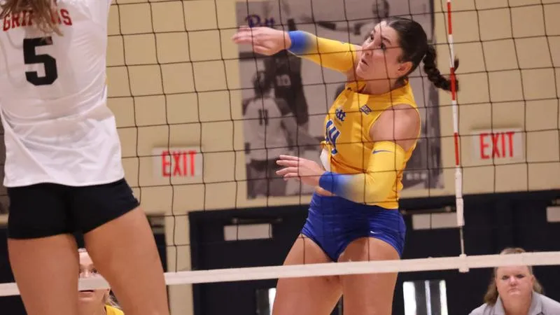 Volleyball Falls to Hosts in Second Round of Shepherd Tournament
