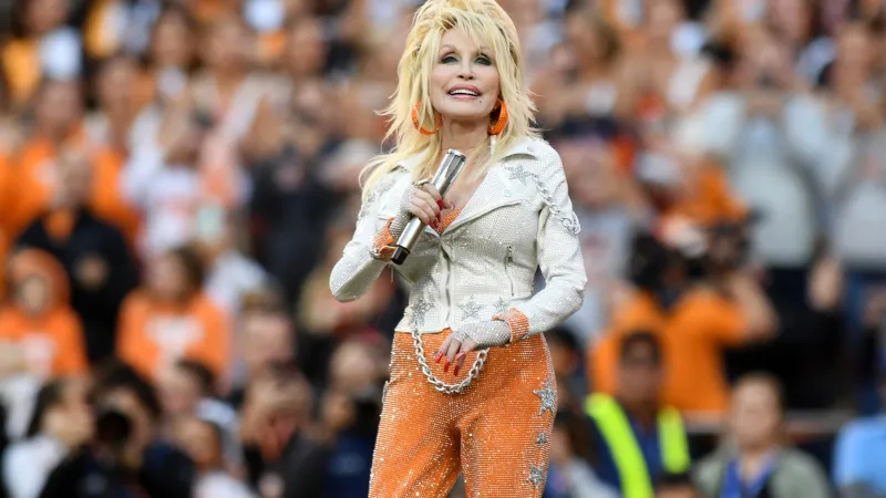 Vote to Rename Nashville International Airport After Dolly Parton Passes Unanimously