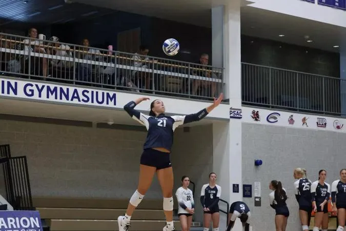 Volleyball Splits on First Day at Atlantic Region Crossover