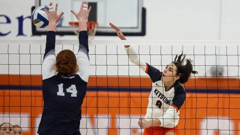 Volleyball Splits Matches to Open Spirit of Service Volleyball Classic