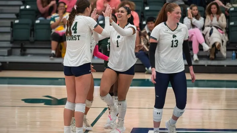Volleyball Completes Three-Set Sweep Against Niagara