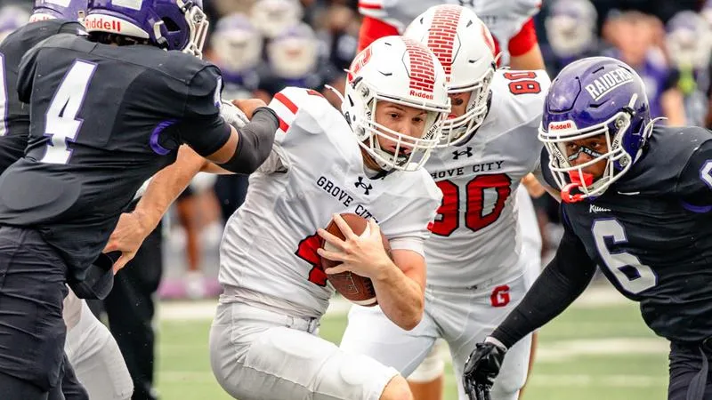 No. 6 Raiders nip Grove City, 21-17