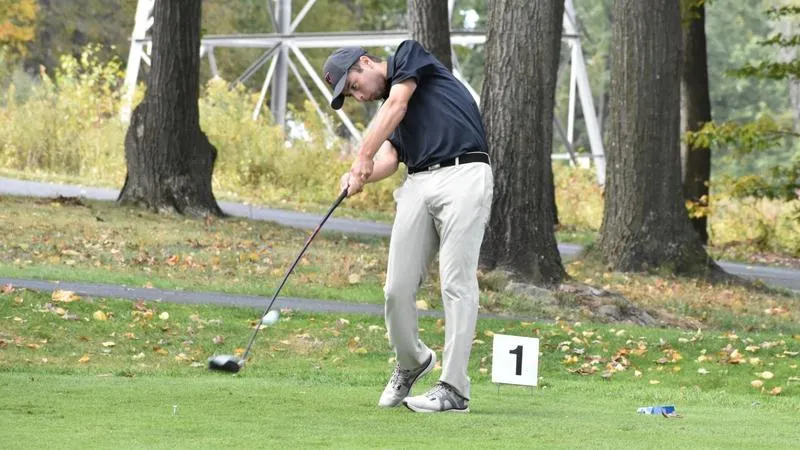 O'Connor Leads Huskies Through Opening Round of Husky Invitational