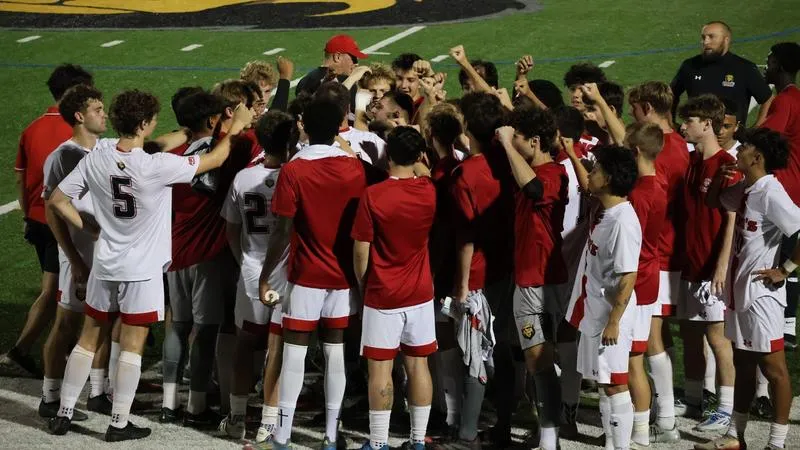 Monarchs Fall to Ithaca, 2-0