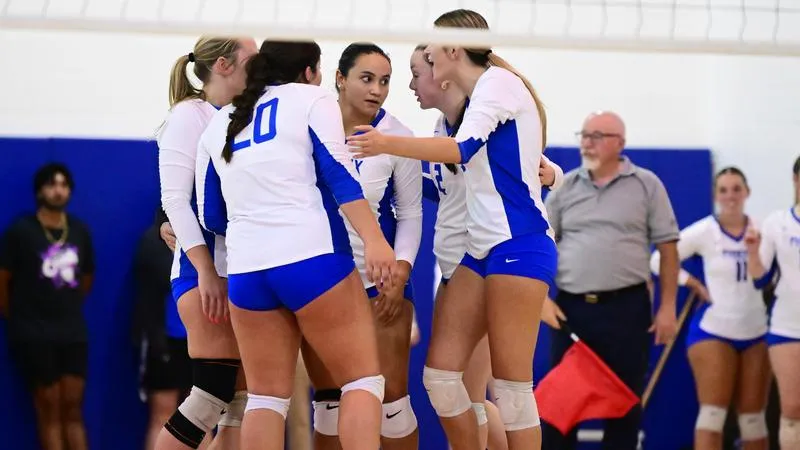Women's Volleyball Downed Twice At ETown Tri