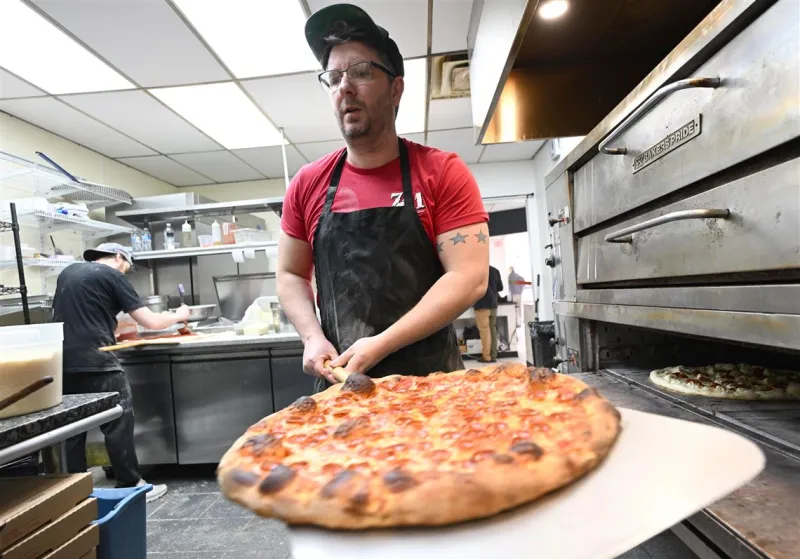 Rockaway Pizzeria sets a reopening date