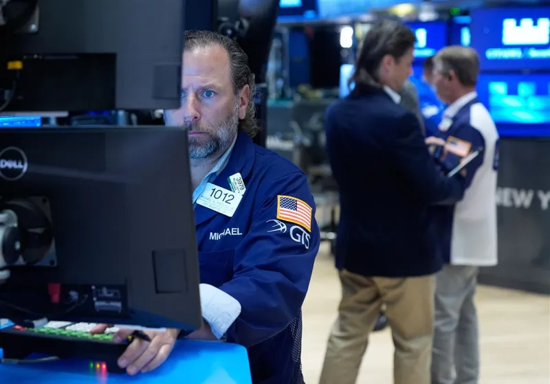 Wall Street points to more losses as oil, bond yields rise and odds of a Fed rate hike increase