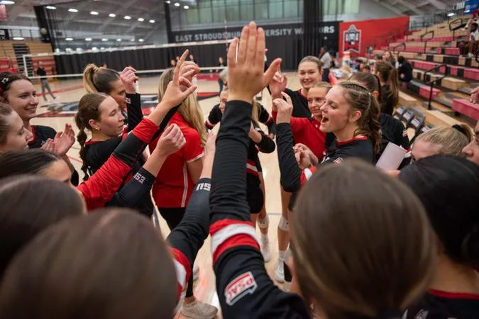 Warriors Sweep Lackawanna in Straight Sets