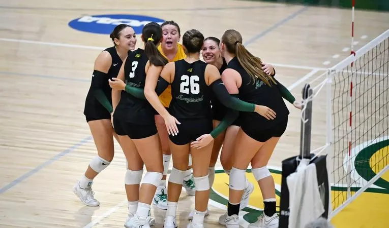 Women's Volleyball Drops Five-Set Decision to Misericordia in MAC Freedom Opener
