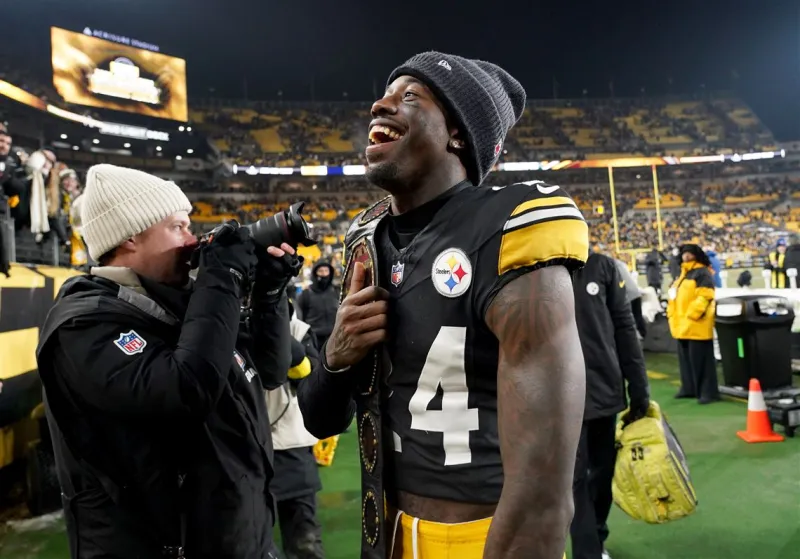Joey Porter Jr. is limited again in practice as the Steelers start to prep for the Patriots