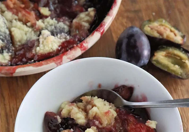 Gretchen's table: Tis the season for this crumble - if you can find plums