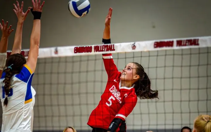Volleyball Falls to Gannon in PSAC West Action