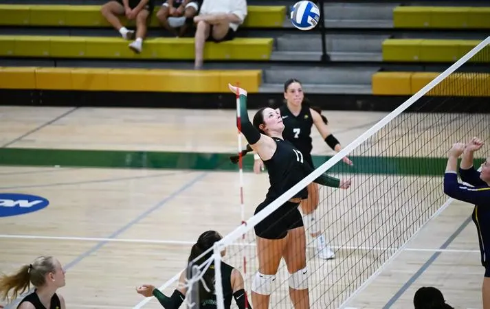 Women's Volleyball Battles Past Wilkes in Four Sets