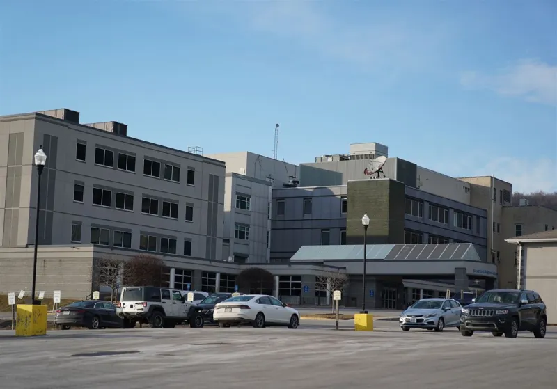 Talks to reopen tiny Pennsylvania hospital collapse