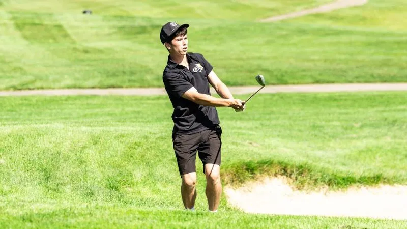 Edwards Leads Men's Golf at Golden Eagle Invite with Record Performance