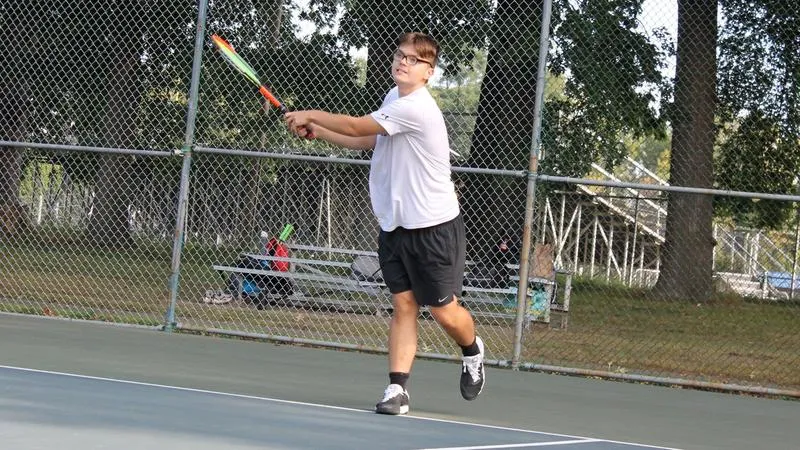 Bedwell Delivers Gritty Singles Victory as Monarchs Fall, 6-1